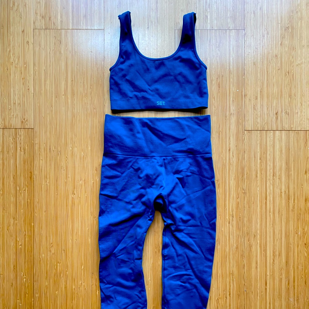 SET ACTIVE two piece blue set